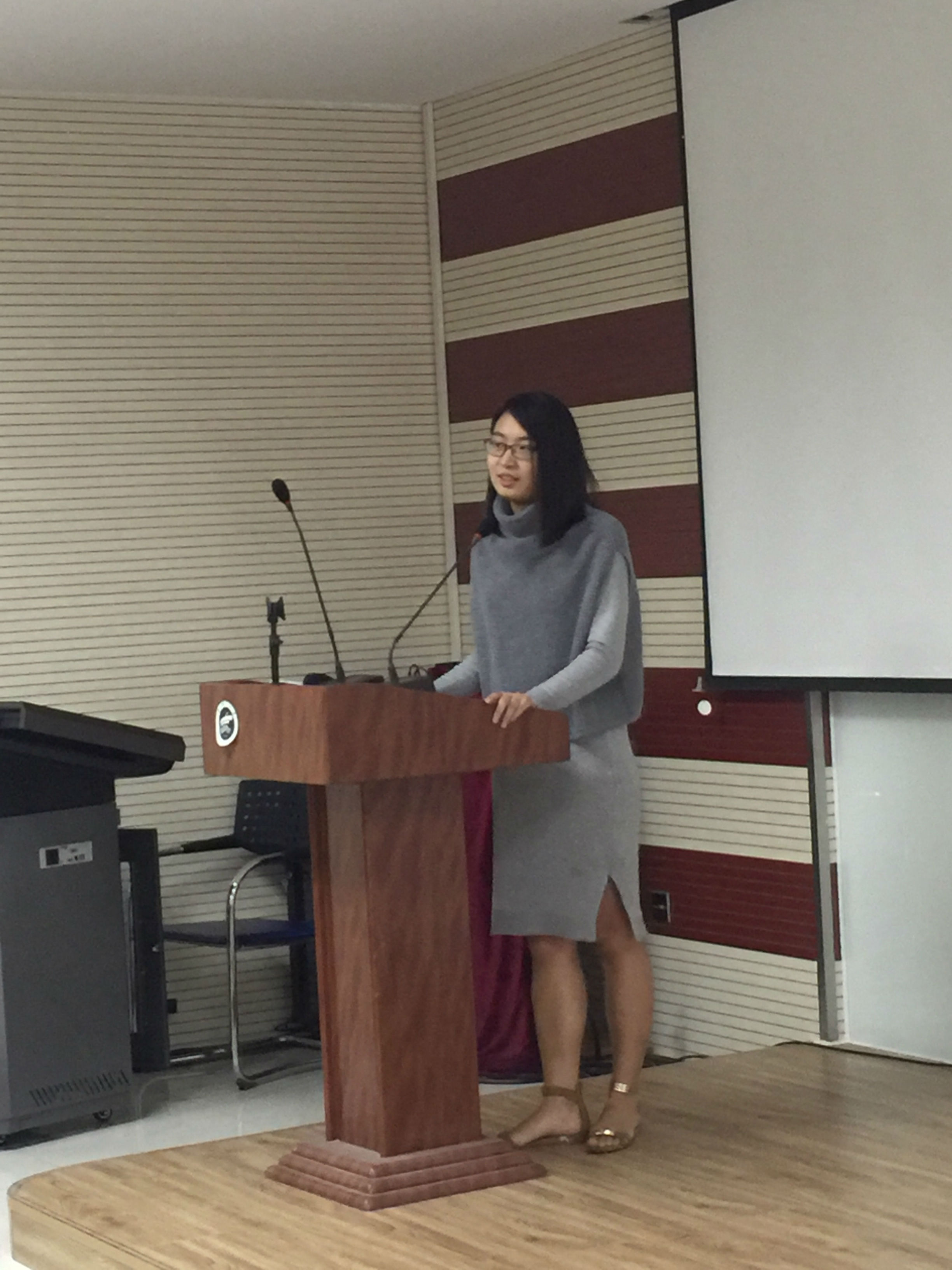 爱尔兰都柏林大学薛惠丹博士来我院进行学术交流经济管理学院